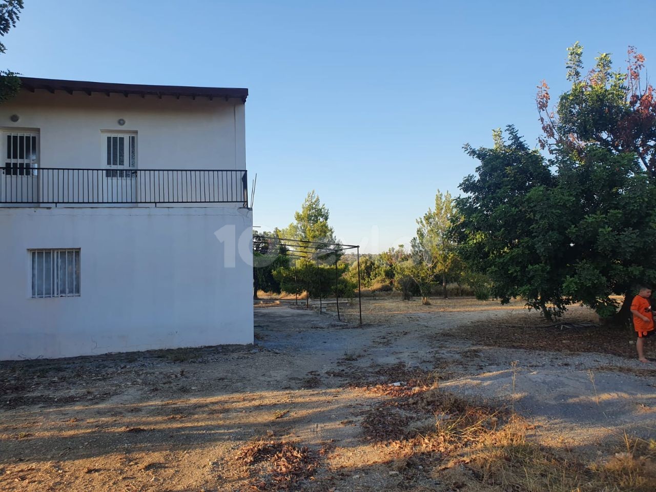 EINFAMILIENHAUS ZUM VERKAUF IN EINEM 10 HEKTAR GROßEN GRUNDSTÜCK IM DORF MEHMETCHIK ** 