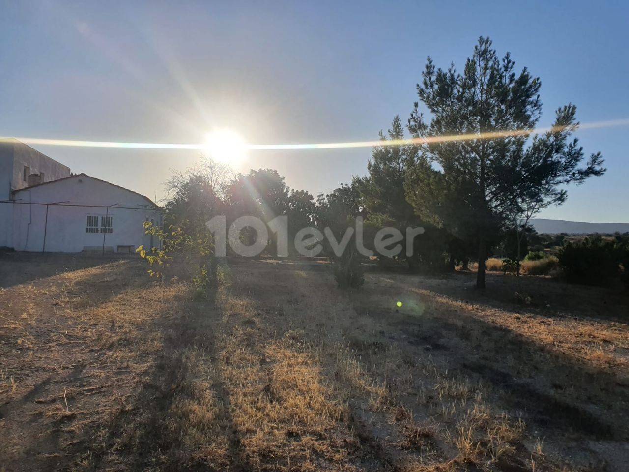 DETACHED HOUSE FOR SALE IN A 10 Decare PLOT IN THE VILLAGE OF MEHMETÇIK ** 