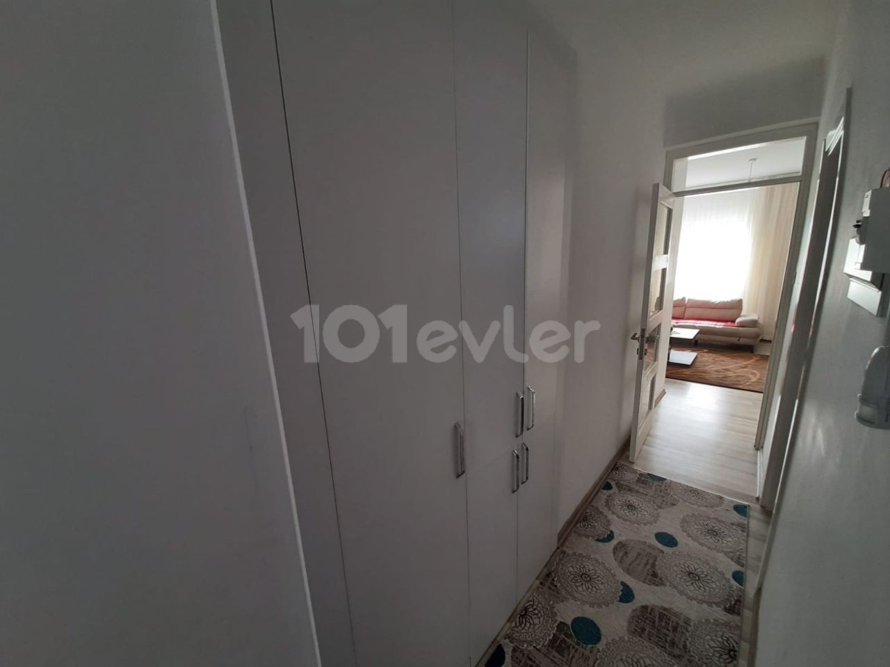 MAĞUSA GÜVERCİNLİKTE ORTAK HAVUZLU SİTEDE SATILIK 3+1 DAİRE