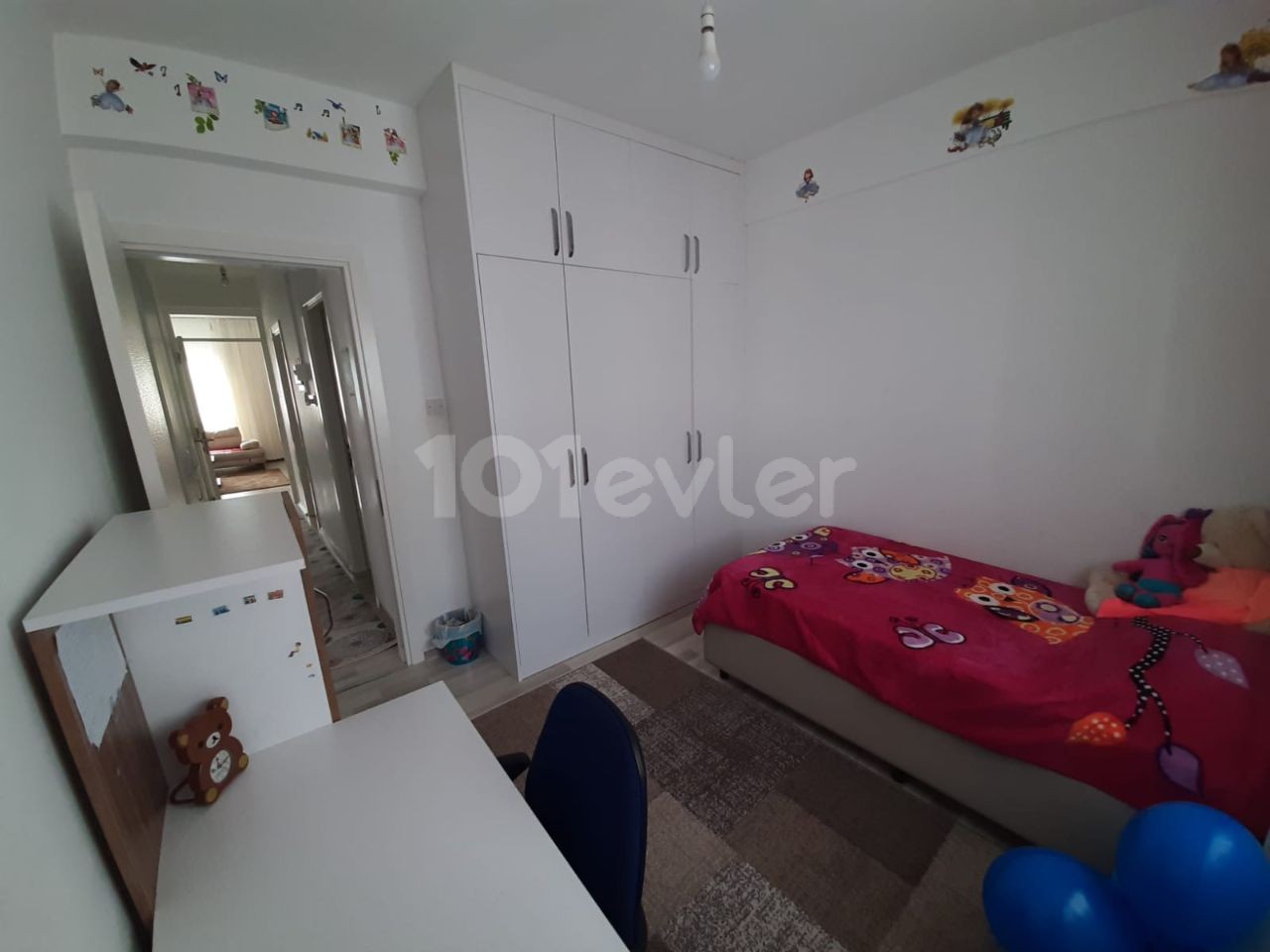 MAĞUSA GÜVERCİNLİKTE ORTAK HAVUZLU SİTEDE SATILIK 3+1 DAİRE