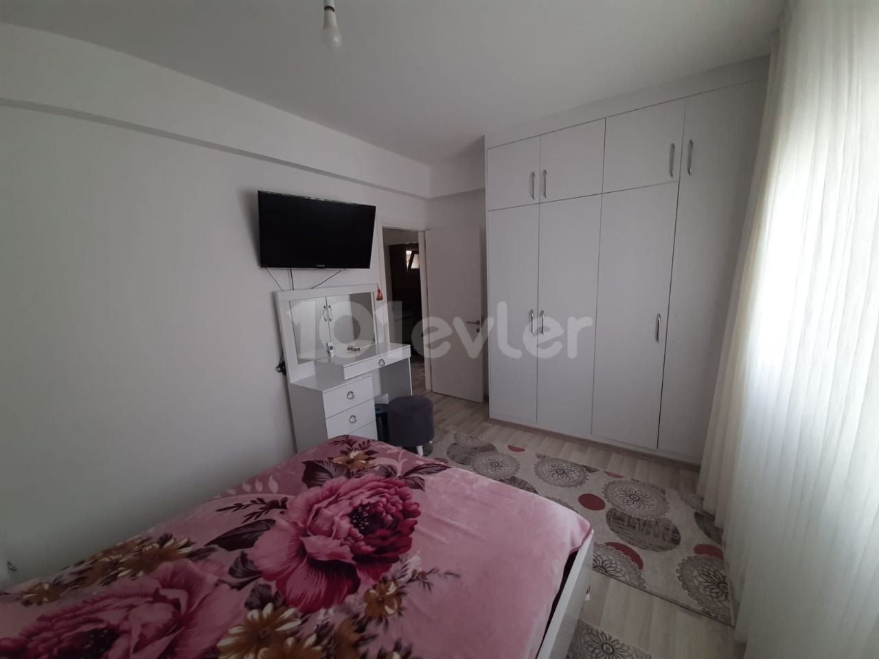 MAĞUSA GÜVERCİNLİKTE ORTAK HAVUZLU SİTEDE SATILIK 3+1 DAİRE