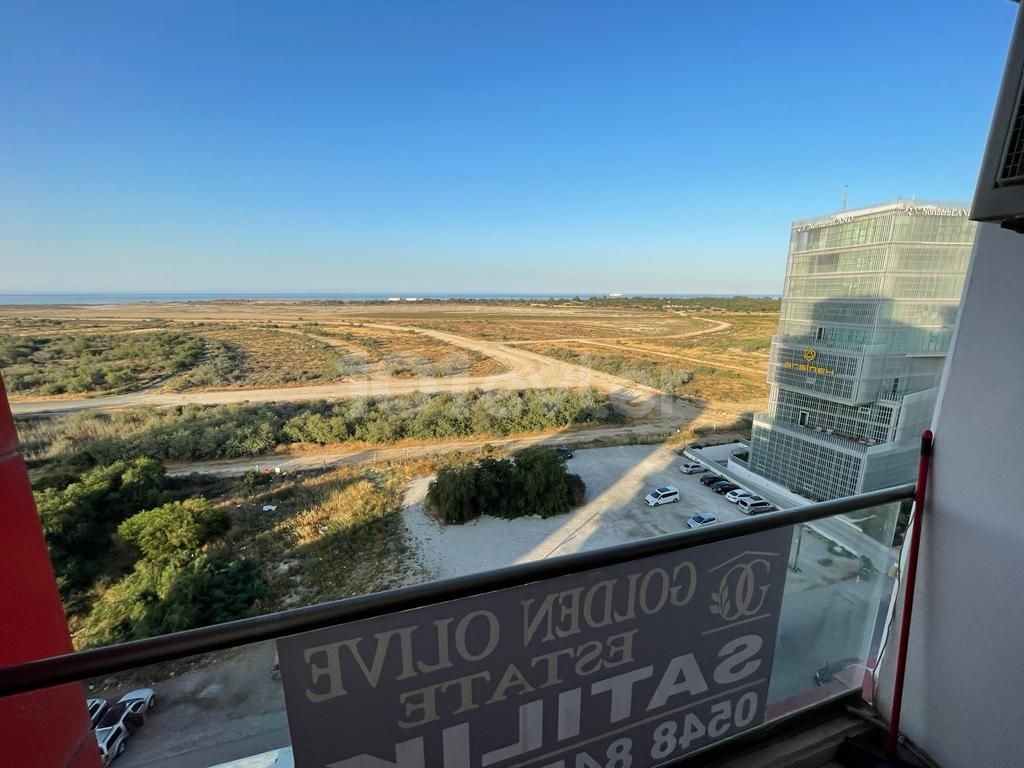 2+1 WOHNUNG ZUM VERKAUF MIT MEERBLICK AUF DER STRASSE DIREKT NEBEN DEN CAFÉS IN FAMAGUSTA