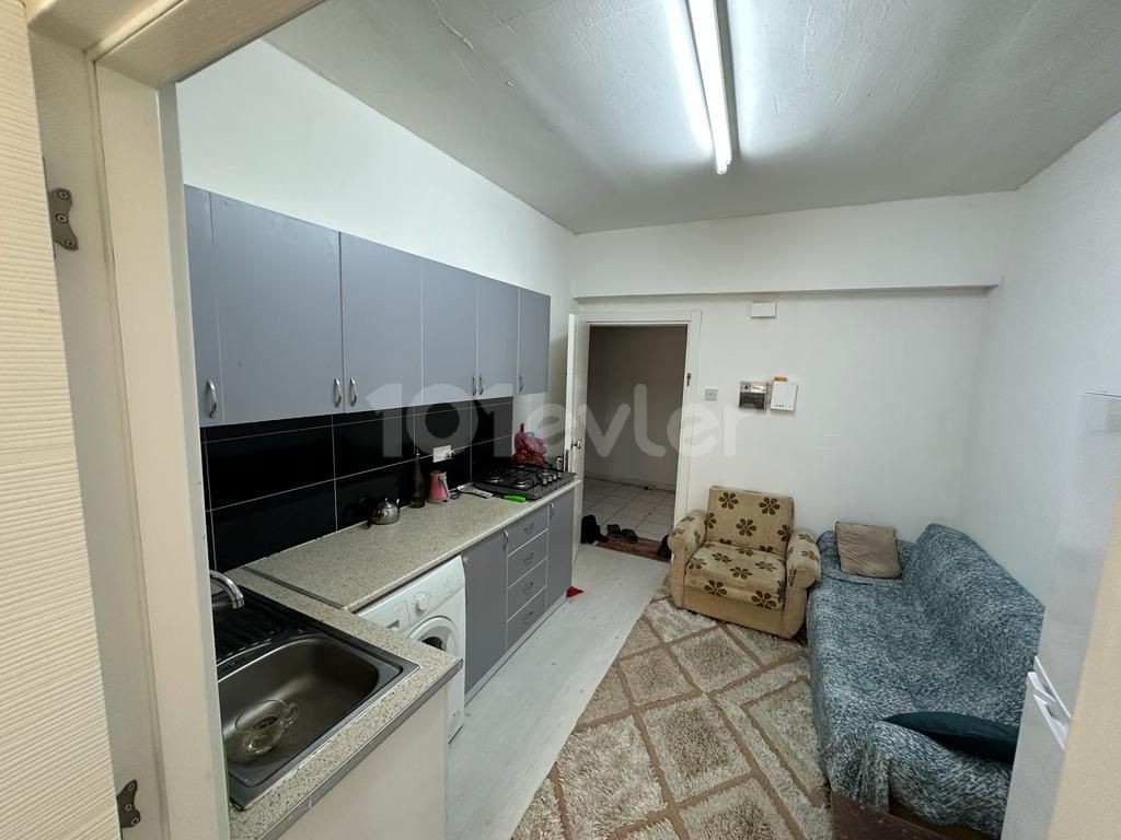 INVESTMENT OPPORTUNITY 1+1 FLAT IN THE CENTER OF FAMAGUSTA, 1 MINUTE WALKING DISTANCE TO SALAMIS AVENUE