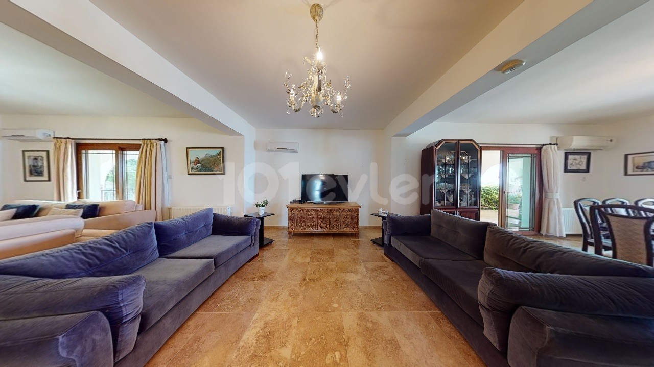 Mansion for Sale in Kyrenia Karmi