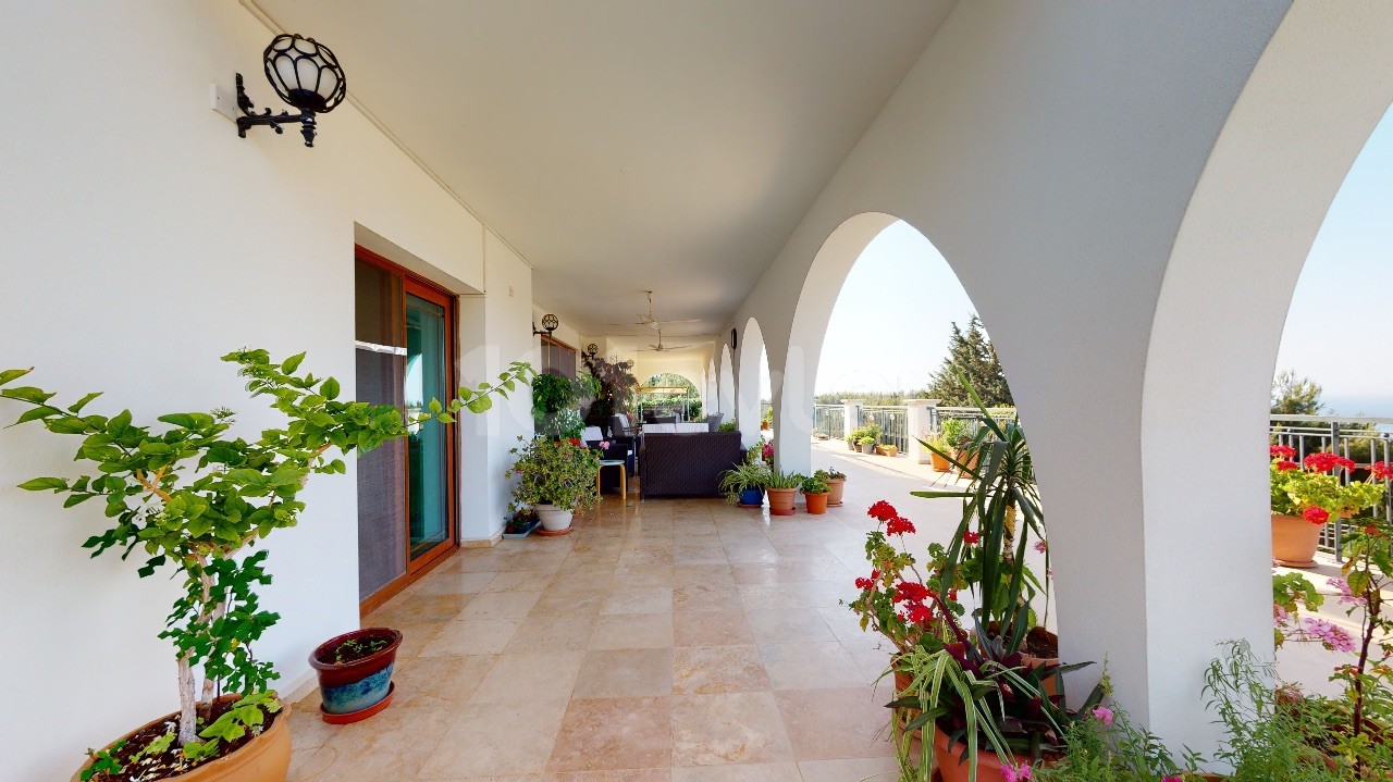 Mansion for Sale in Kyrenia Karmi