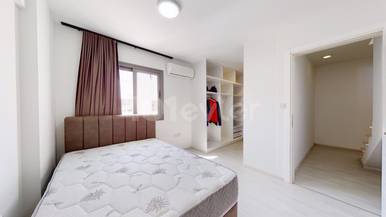 Girne Merkez'de Mükemmel Konumda Dublex  2+1 Kiralık Lüx Daire