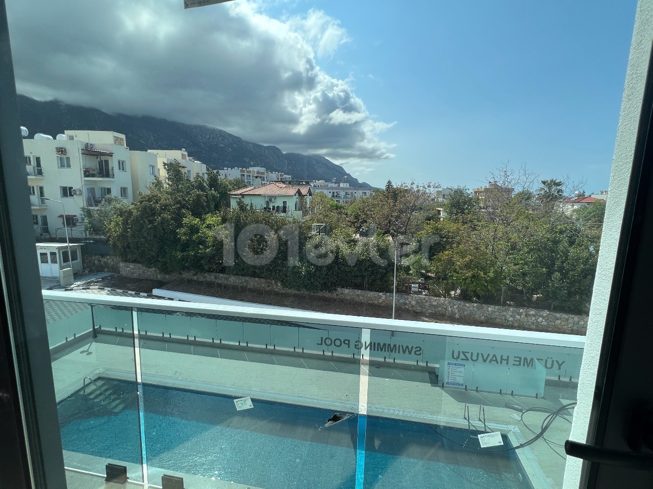 3+1 unmöblierte Zero-Wohnung mit Berg- und Meerblick zu verkaufen in Alsancak, Kyrenia