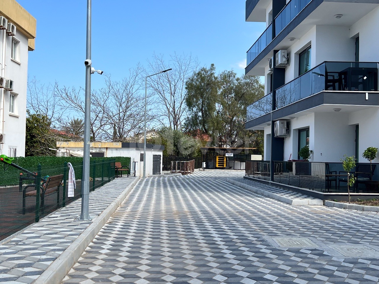 3+1 unmöblierte Zero-Wohnung mit Berg- und Meerblick zu verkaufen in Alsancak, Kyrenia