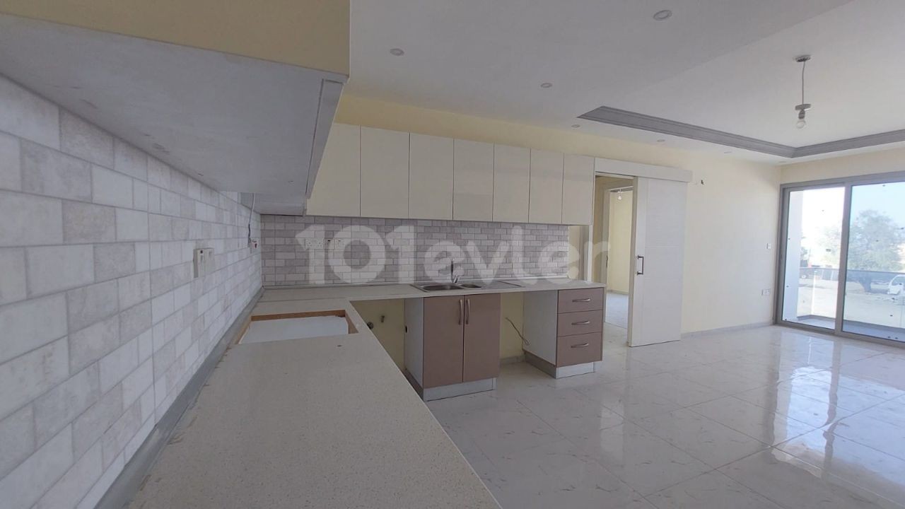 2+1 FLAT FOR SALE IN ALSANCAK, KYRENIA