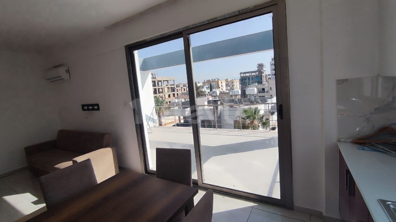 2+1 90 M2 PENTHOUSE 459 STG ZU VERMIETEN IN NICOSIA ORTAKOY