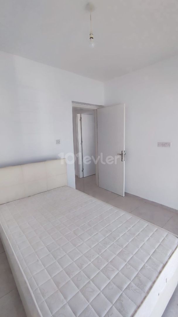 LEFKOŞA  ORTAKÖYDE SATILIK  PENTHOUSE  2+1 90 M2 90000 stg