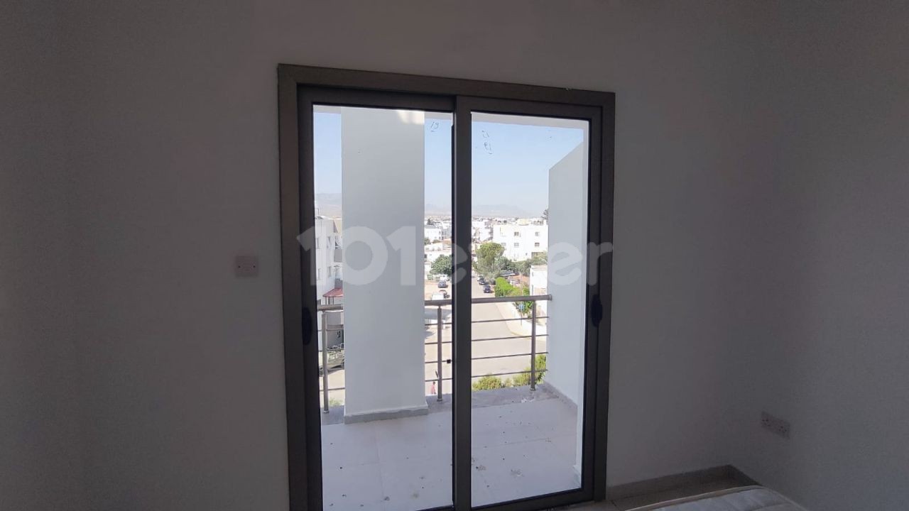 2+1 90 M2 PENTHOUSE 459 STG ZU VERMIETEN IN NICOSIA ORTAKOY