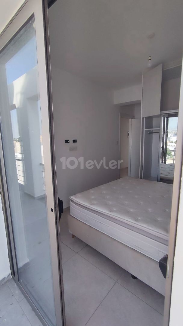 2+1 90 M2 PENTHOUSE 459 STG ZU VERMIETEN IN NICOSIA ORTAKOY