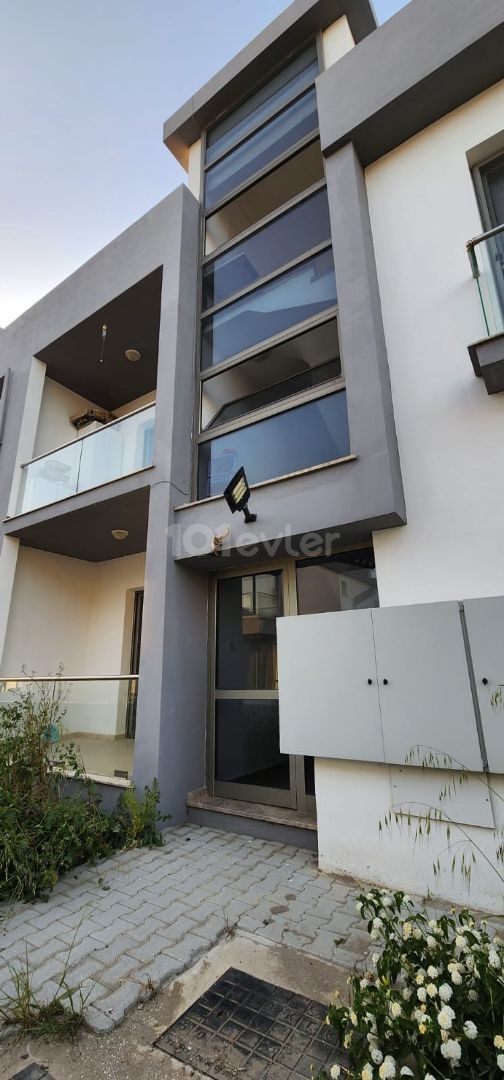 NEAR CAMELOT BEACH IN ALSANCAK, FULLY FURNISHED FLAT FOR SALE 185000 STG