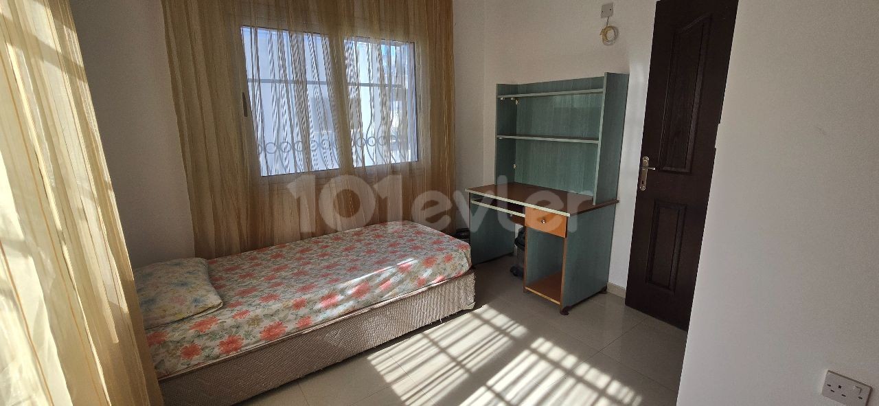 LEFKOŞA KÜÇÜK KAYMAKLI BÖLGESİNDE KİRALIK 2+1 DAİRE FULL EŞYALI 400 STG 