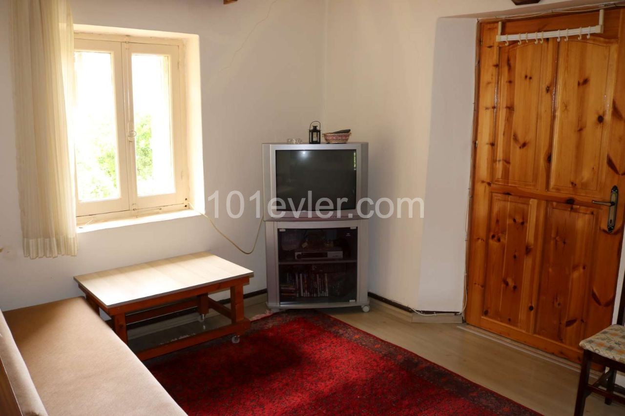 4 Bedroom Traditional House zum Verkauf in Lapta ** 