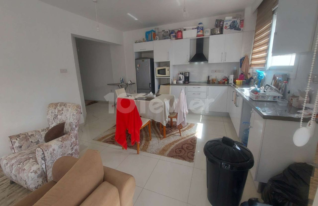 2-Zimmer-Wohnung zum Verkauf in Kyrenia ** 