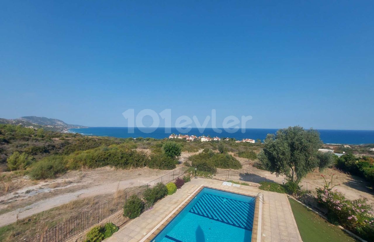 3 Bedroom Villa for Sale in Karsiyaka