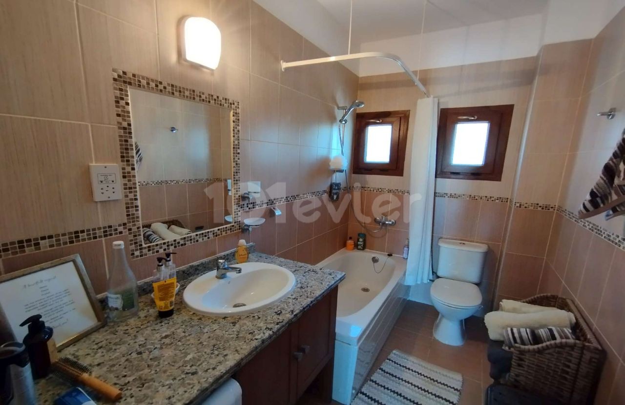 Villa mit 3 Schlafzimmern zum Verkauf in Karsiyaka