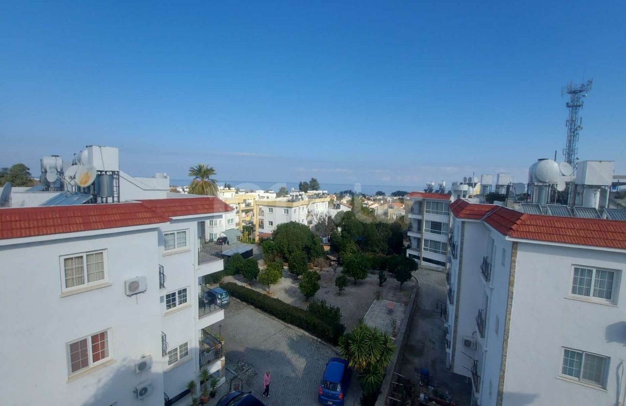 Lapta'da Satılık 3 Yatak Odalı Penthouse