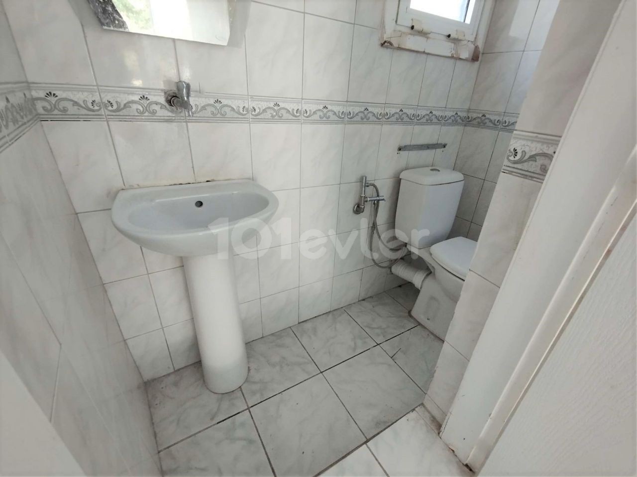 2 Double Bedroom Semi Detached House 