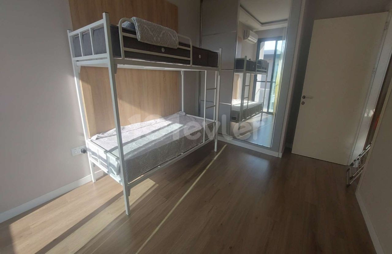 Alsancak'ta Satılık 3 Yatak Odalı Villa