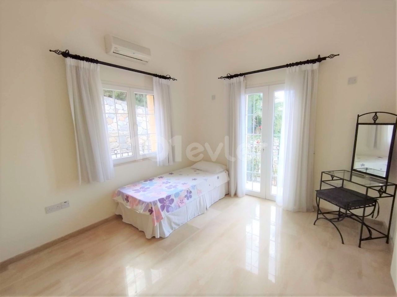 3 Bedroom Villa For Sale In Alsancak 