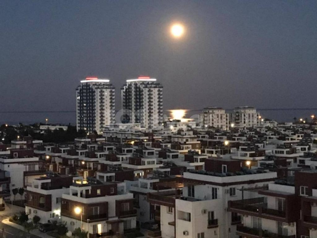 Kıbrıs İskele Long Beach'ta satılık asansörlü havuzlu daire