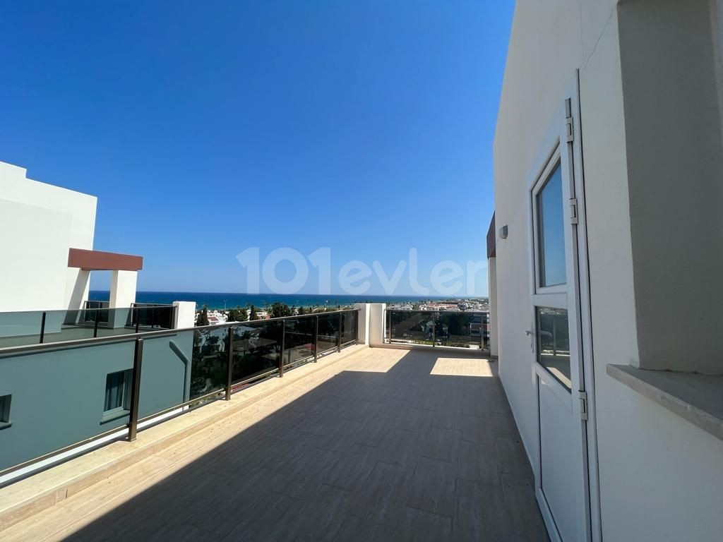 1 Bedrooms Penthouse Sea View _Long Beach_ Only 176000 Pounds