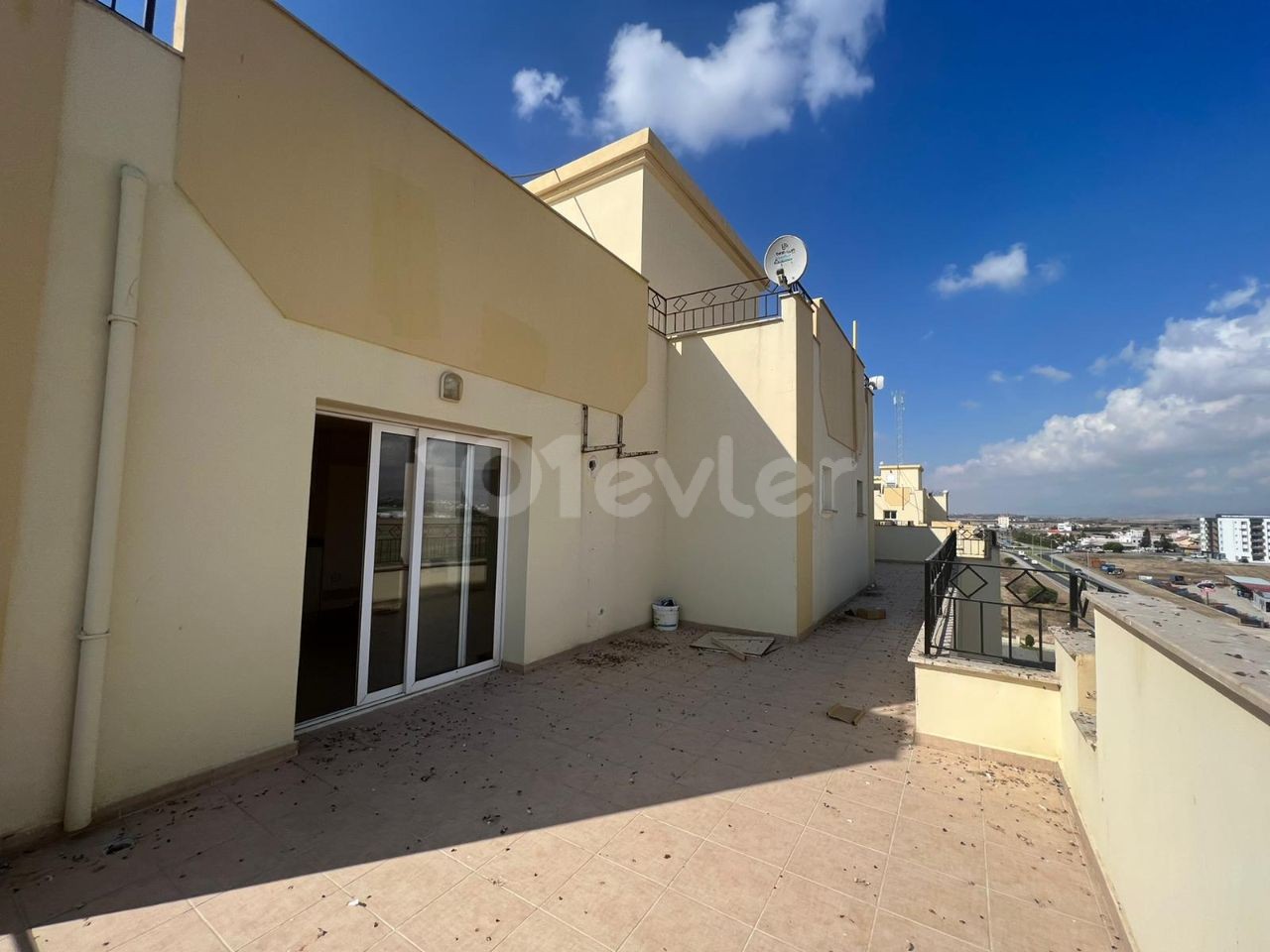 300 square meters penthouse with excellent conditions