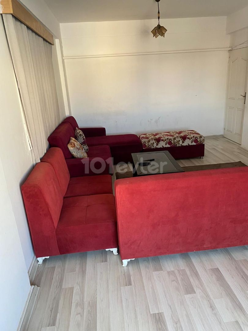 CLOSE TO SALAMIS STREET, FULLY FURNISHED, ULTRA WIDELY SUITABLE FOR FAMILY LIFE 3+1 FLAT