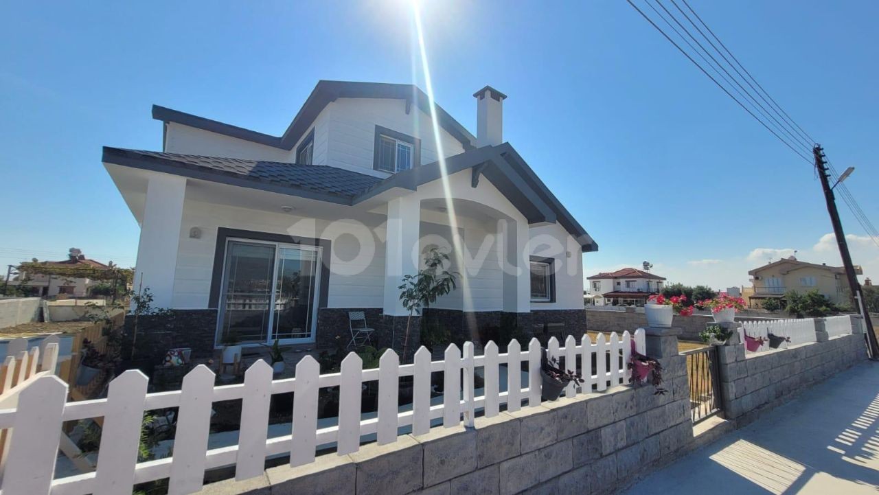 SEA VIEW LUXURIOUS FULLY FURNISHED DUPLEX VILLA WITH A LARGE GARDEN IN ISKELE BOSPHORUS