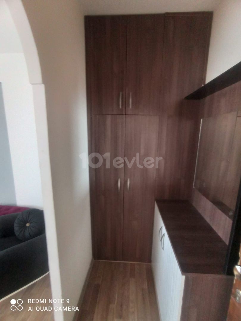 MAĞUSA MERKEZDE MÜKEMMEL KONUMDA ÜNİVERSİTELERE YAKIN 2+1 DAİRE