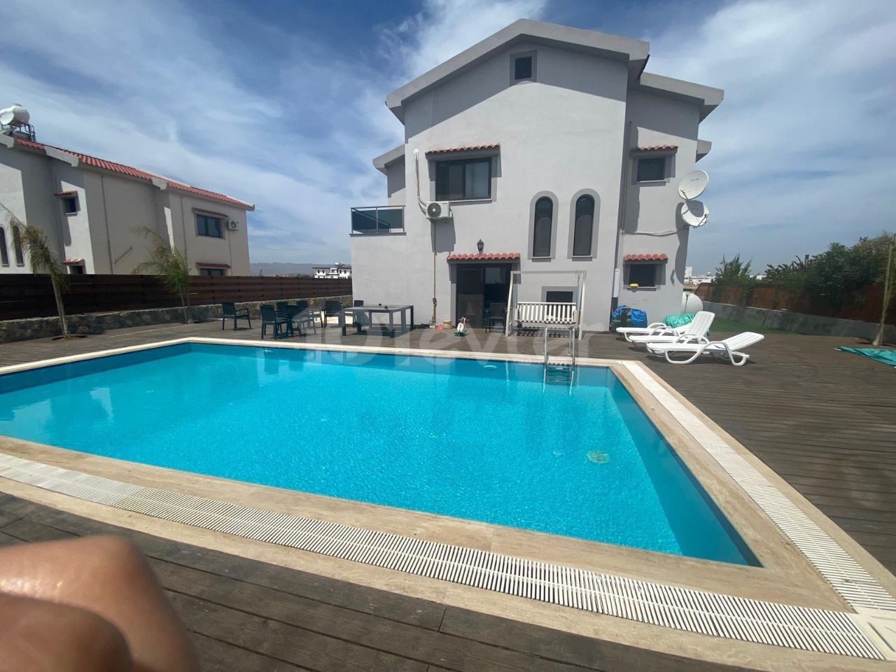 VILLA MIT POOL ZUM VERKAUF IN İSKELE LONG BEACH