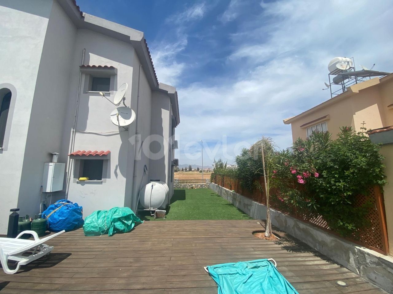 VILLA WITH POOL FOR SALE IN İSKELE LONG BEACH