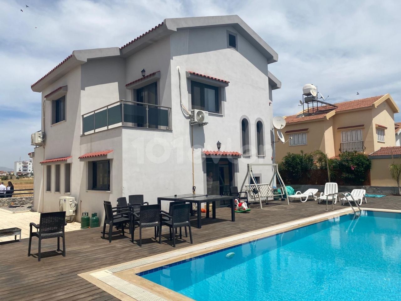 VILLA MIT POOL ZUM VERKAUF IN İSKELE LONG BEACH