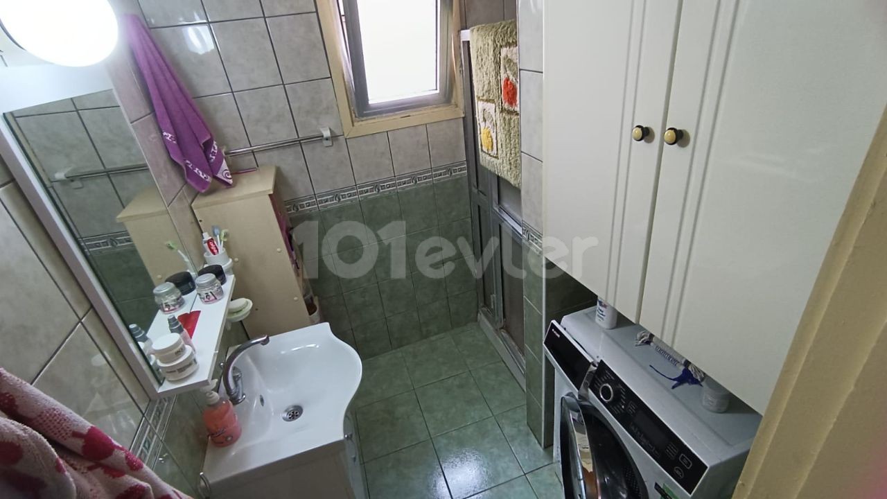 GAZİMAĞUSA MERKEZDE SATILIK  MASRAFSIZ 3+1 DAİRE