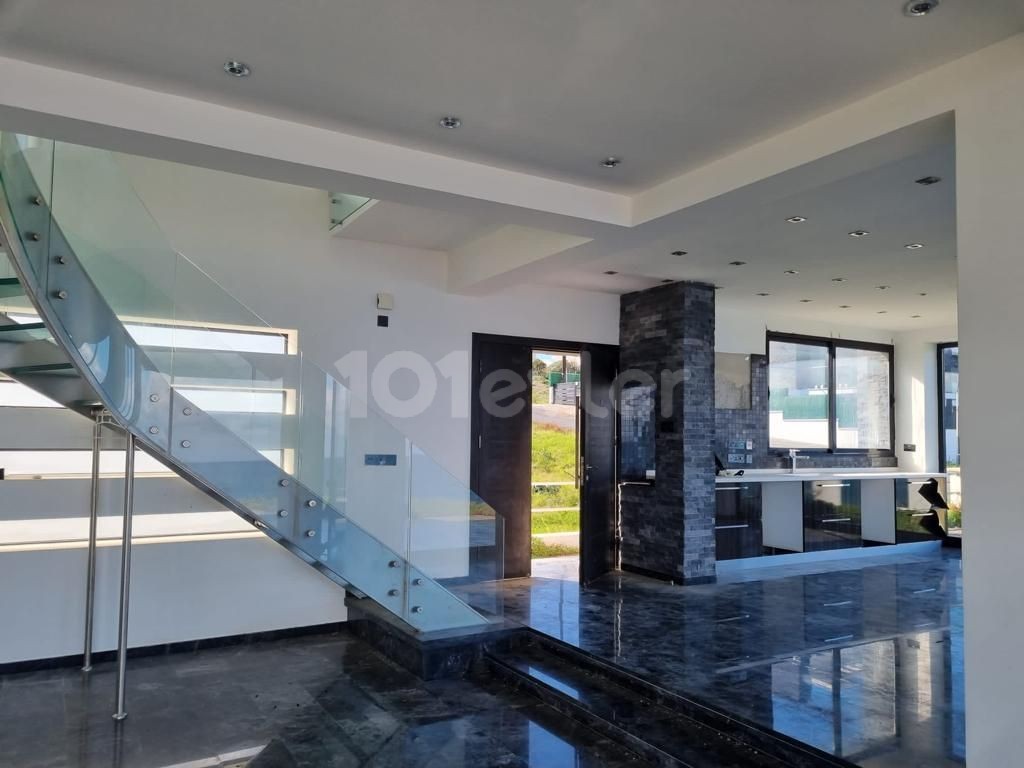 3 bedrooms sea front villa, in half donum land in karsiyaka girne