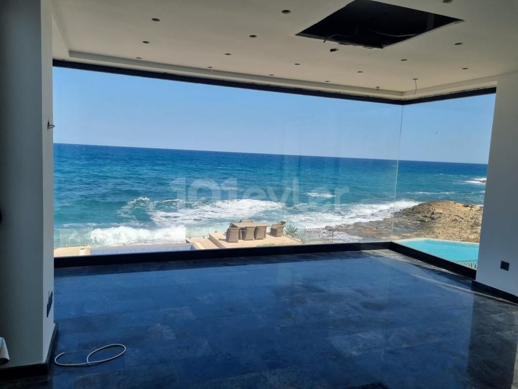 3 bedrooms sea front villa, in half donum land in karsiyaka girne