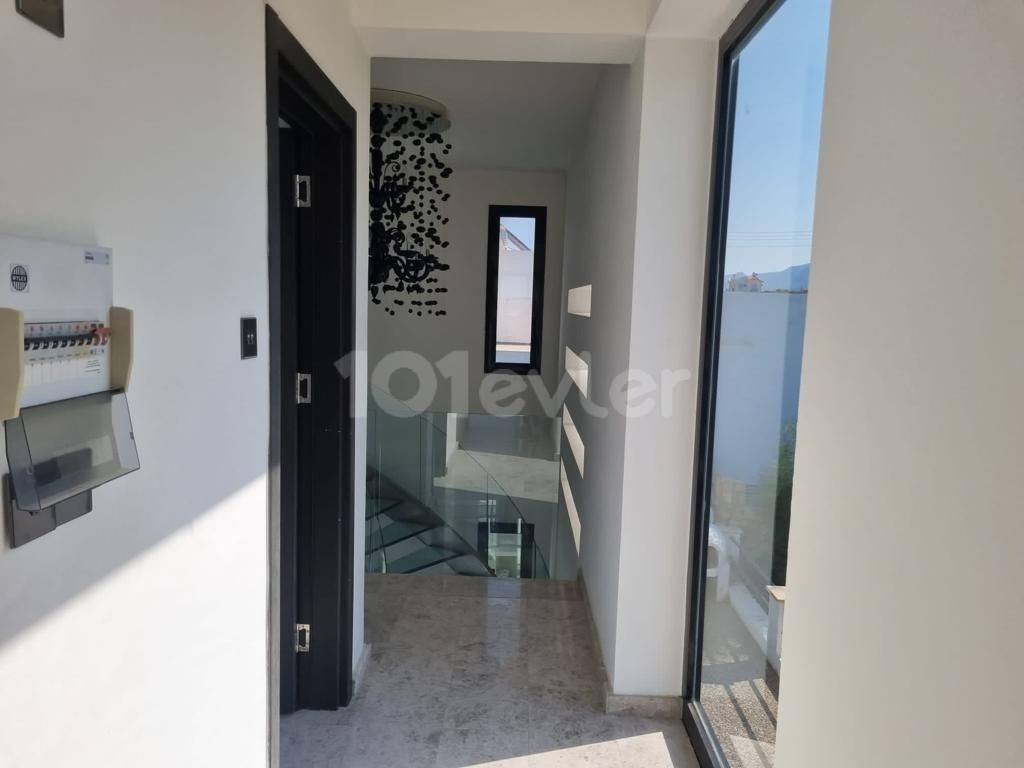 3 bedrooms sea front villa, in half donum land in karsiyaka girne