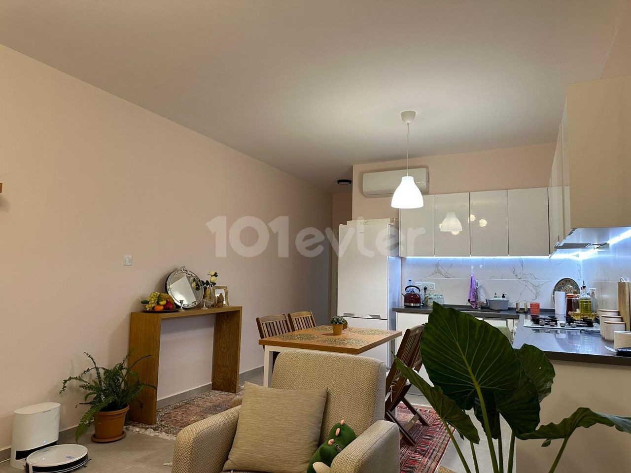 A beautiful 1 bedroom home in Long Beach area