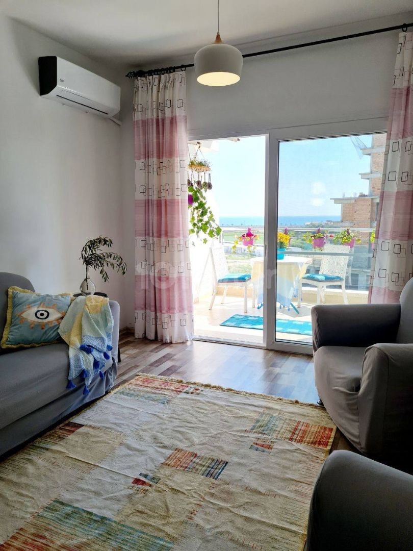 Möblierte 1+1 Wohnung mit Meerblick im Caesar Resort