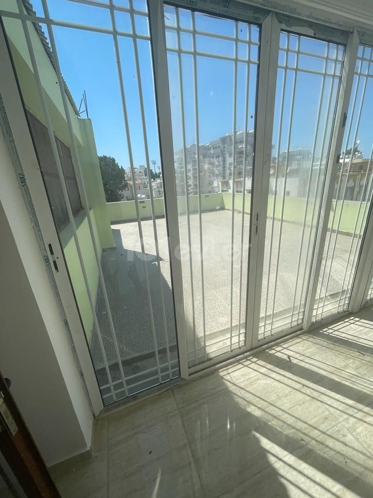 Girne Merkezde Satılık Penthouse 3+1