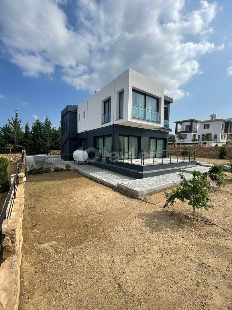 Contemporary Villas for Sale in Catalkoy, Kyrenia