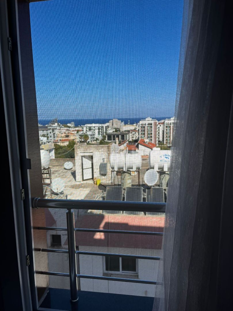 Modernes Apartment mit Meerblick in Kyrenia 2+1