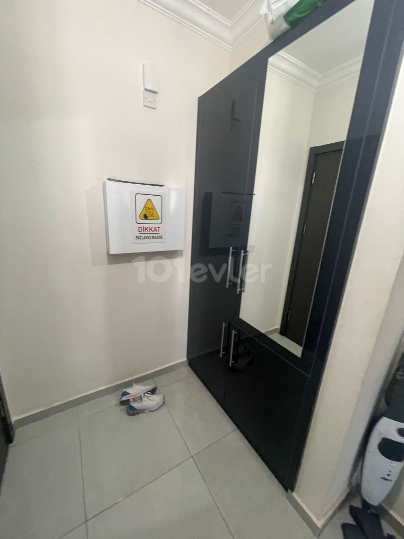 Flat For Sale in Aşağı Girne, Kyrenia