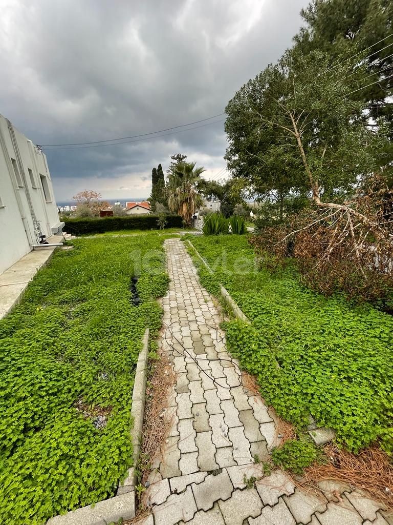 Detached House To Rent in Yukarı Girne, Kyrenia