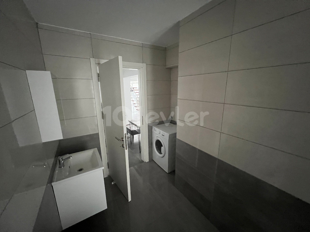 GİRNE MERKEZDE ÖZEL DÖŞENMİŞ PENTHOUSE DAİRE