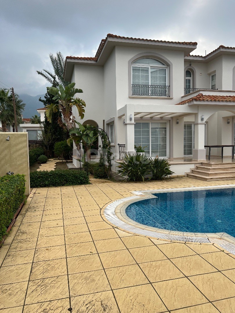 LUXURY DETACHED VILLA IN KARAOGLANOGLU, RIGHT NEXT TO THE SEA