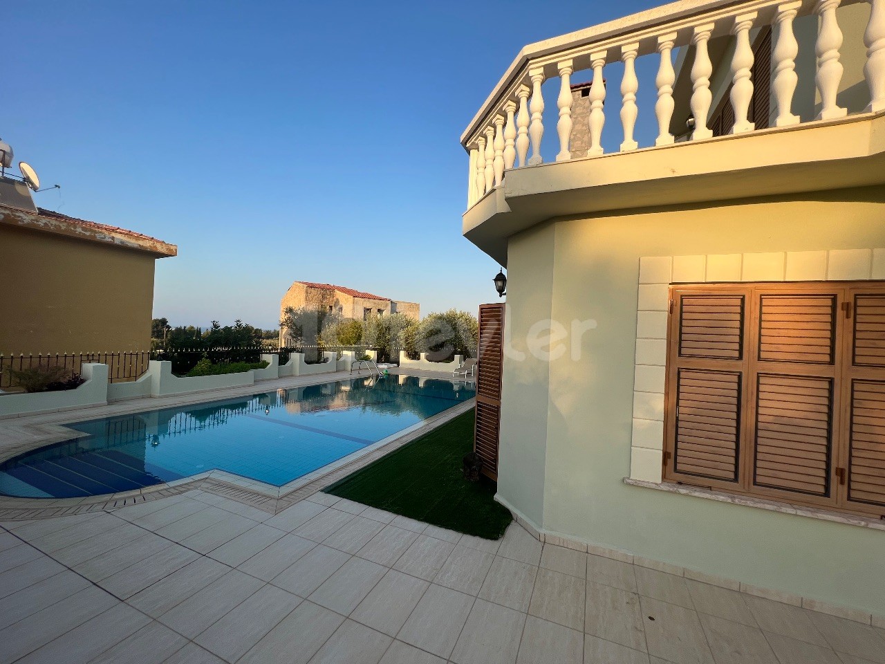 LUXUSVILLA MIT MEERBLICK IN EDREMİT 